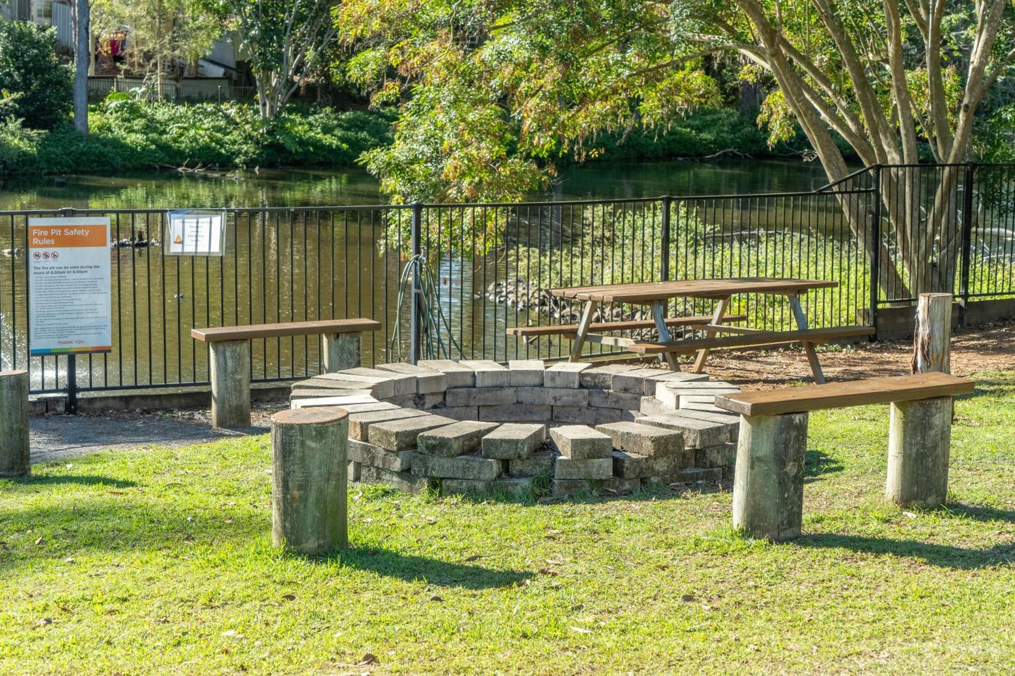 Landsborough Holiday Park Exterior photo